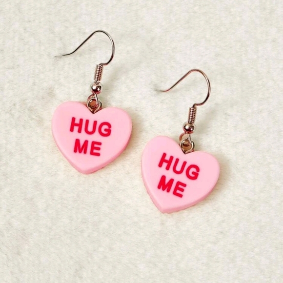 ROMWE Kawaii Slogan Graphic Heart Drop Earrings HugMe - Picture 3 of 3